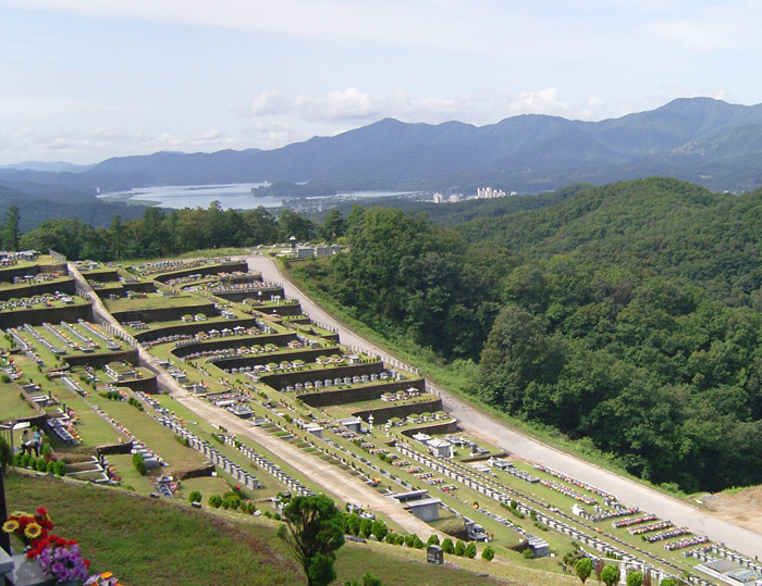 묘역 상단에서 바라본 남한강-1.jpg