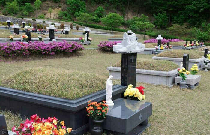 공원묘지 매장묘